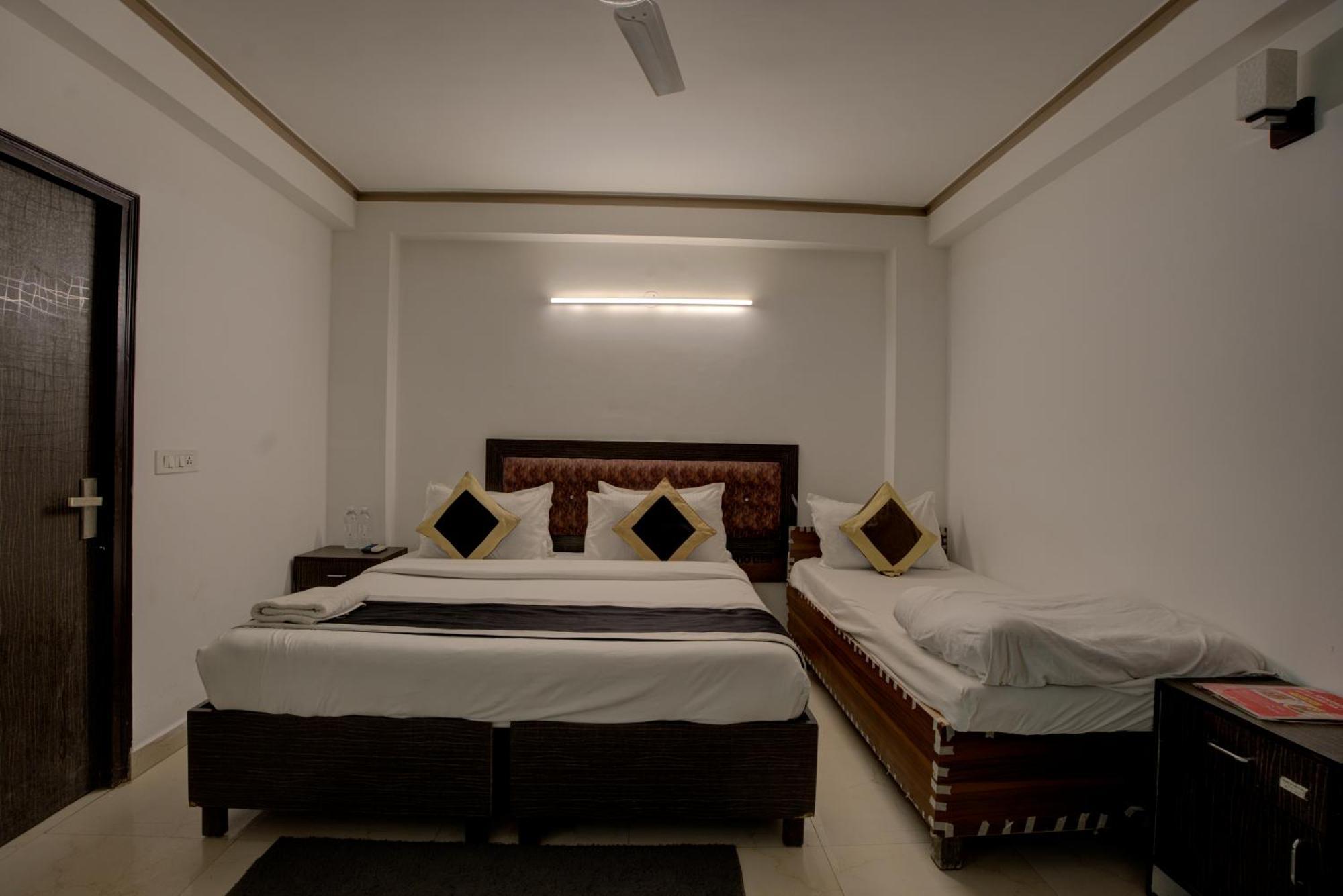 Hotel Dolphin Near Igi Airport Delhi Nueva Delhi Exterior foto